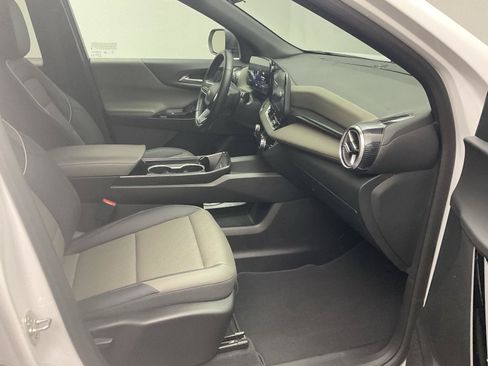 Certified 2025 Chevrolet Equinox LT w/ Convenience Package II FWD image 25