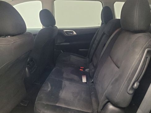 Used 2016 Nissan Pathfinder SV AWD/4WD image 18