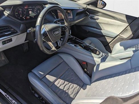 Used 2022 Audi e-tron GT Prestige image 10