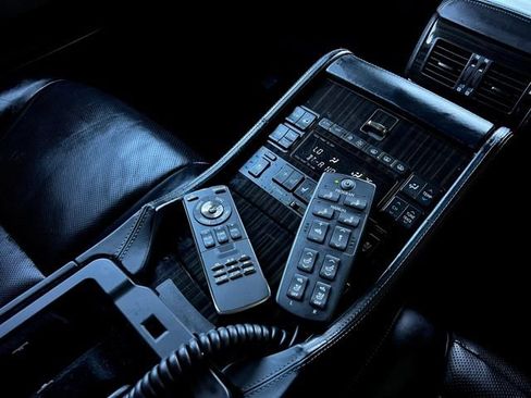 Used 2014 Lexus LS 600h L image 34