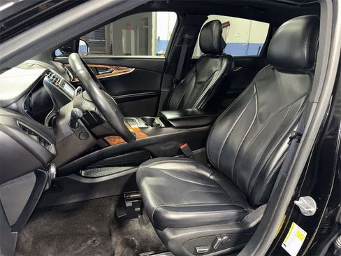 Used 2017 Lincoln MKX Reserve w/ Lincoln MKX Climate Package image 15