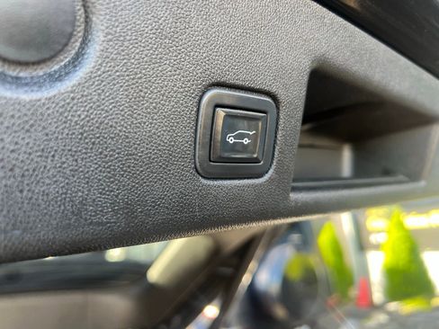 Used 2020 Chevrolet Equinox LT image 17