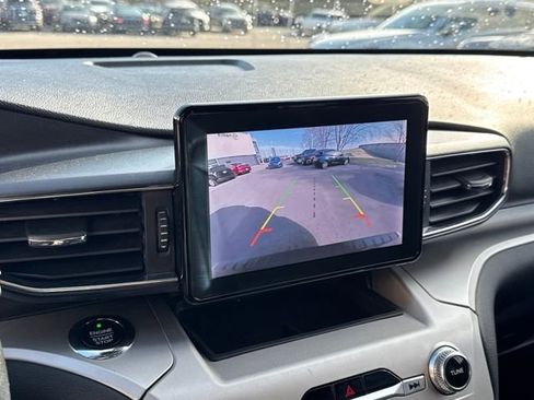 Used 2021 Ford Explorer XLT w/ Equipment Group 202A image 19