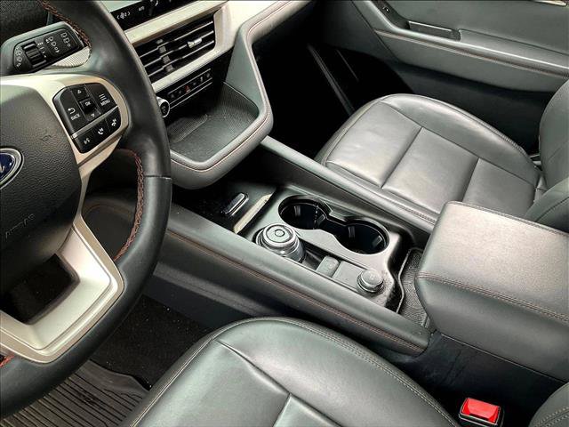 Used 2025 Ford Explorer Active w/ Active Comfort Package RWD image 11