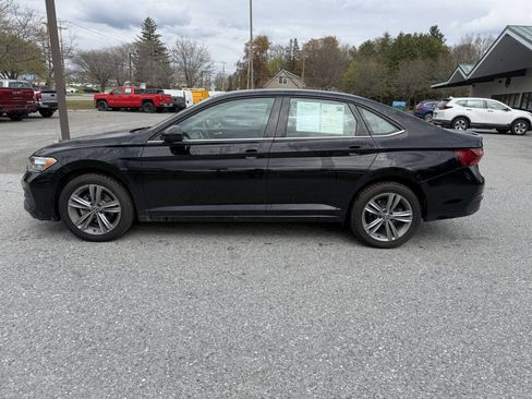 Used 2023 Volkswagen Jetta SE FWD image 2