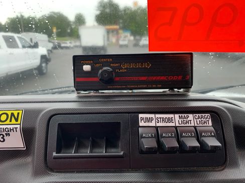 Used 2013 Ford E-350 and Econoline 350 Super Duty image 14