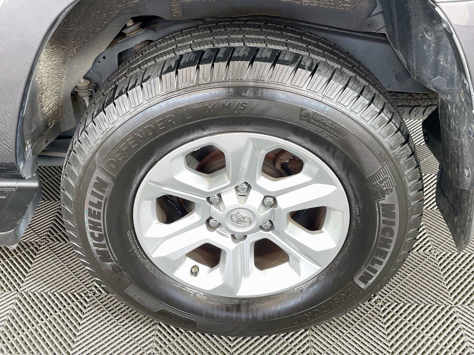 Used 2018 Toyota 4Runner SR5 Premium AWD/4WD image 34