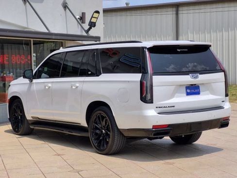 Used 2021 Cadillac Escalade ESV Sport w/ Driver Assist Tech Package AWD/4WD image 4