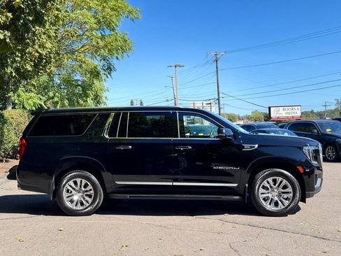 Used 2023 GMC Yukon XL Denali w/ Max Trailering Package image 8