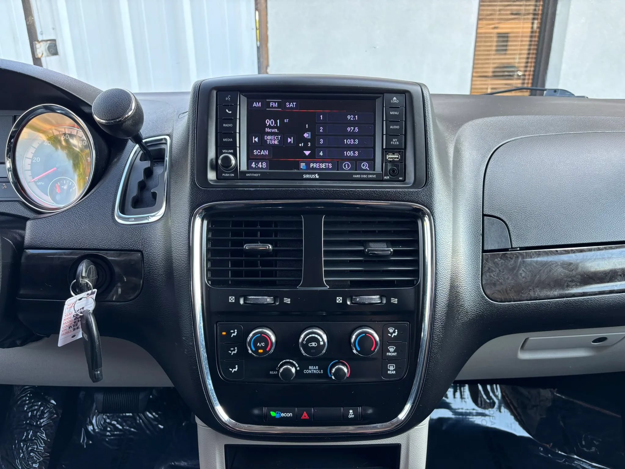 Used 2019 Dodge Grand Caravan SE w/ UConnect Hands-Free Group FWD image 25