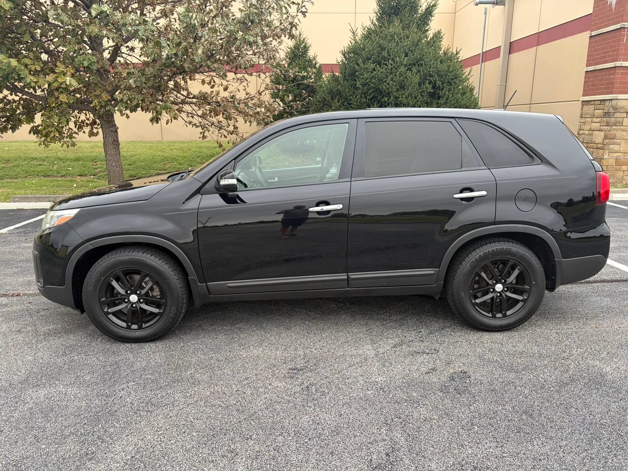 Used 2014 Kia Sorento LX FWD image 2