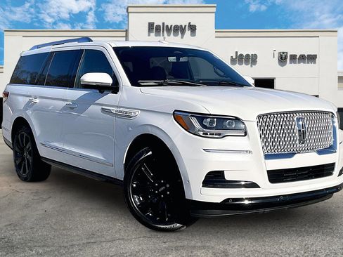 Used 2024 Lincoln Navigator Reserve w/ Equipment Group 201A image 11