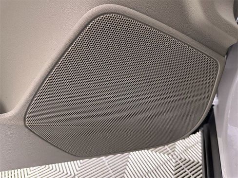 Used 2022 Cadillac XT4 Luxury w/ LPO, ONYX Package image 25