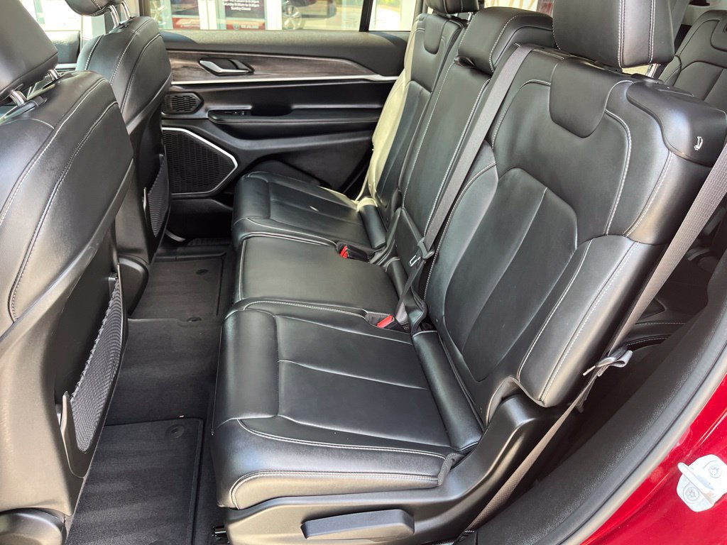 Used 2022 Jeep Grand Cherokee L Limited AWD/4WD image 17