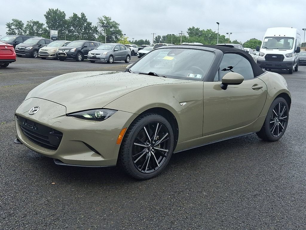 Used 2024 MAZDA MX-5 Miata Grand Touring w/ Weather Package RWD image 10
