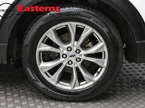 Used 2024 Ford Explorer Limited RWD image 8