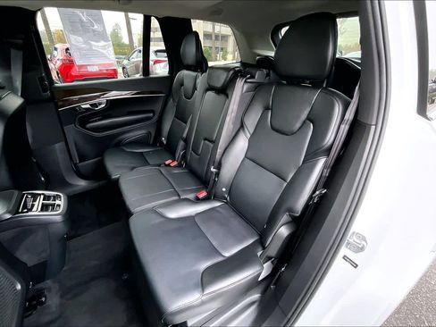 Used 2019 Volvo XC90 T5 Momentum image 18