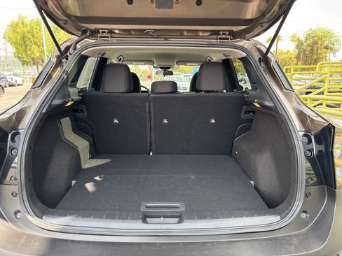 Used 2026 Nissan Kicks SV FWD image 25
