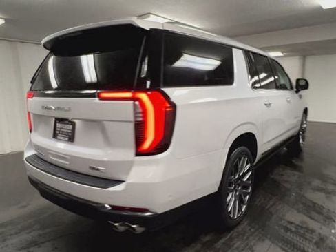 Certified 2025 GMC Yukon XL Denali Ultimate AWD/4WD image 8