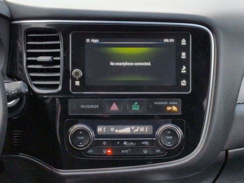 Used 2017 Mitsubishi Outlander SE image 28