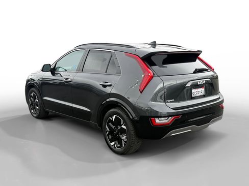 Used 2023 Kia Niro Wave w/ Wave Preserve Package FWD image 3
