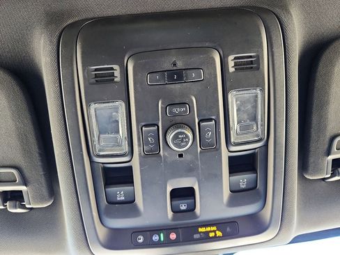 Used 2021 Chevrolet Tahoe High Country w/ Premium Package image 27