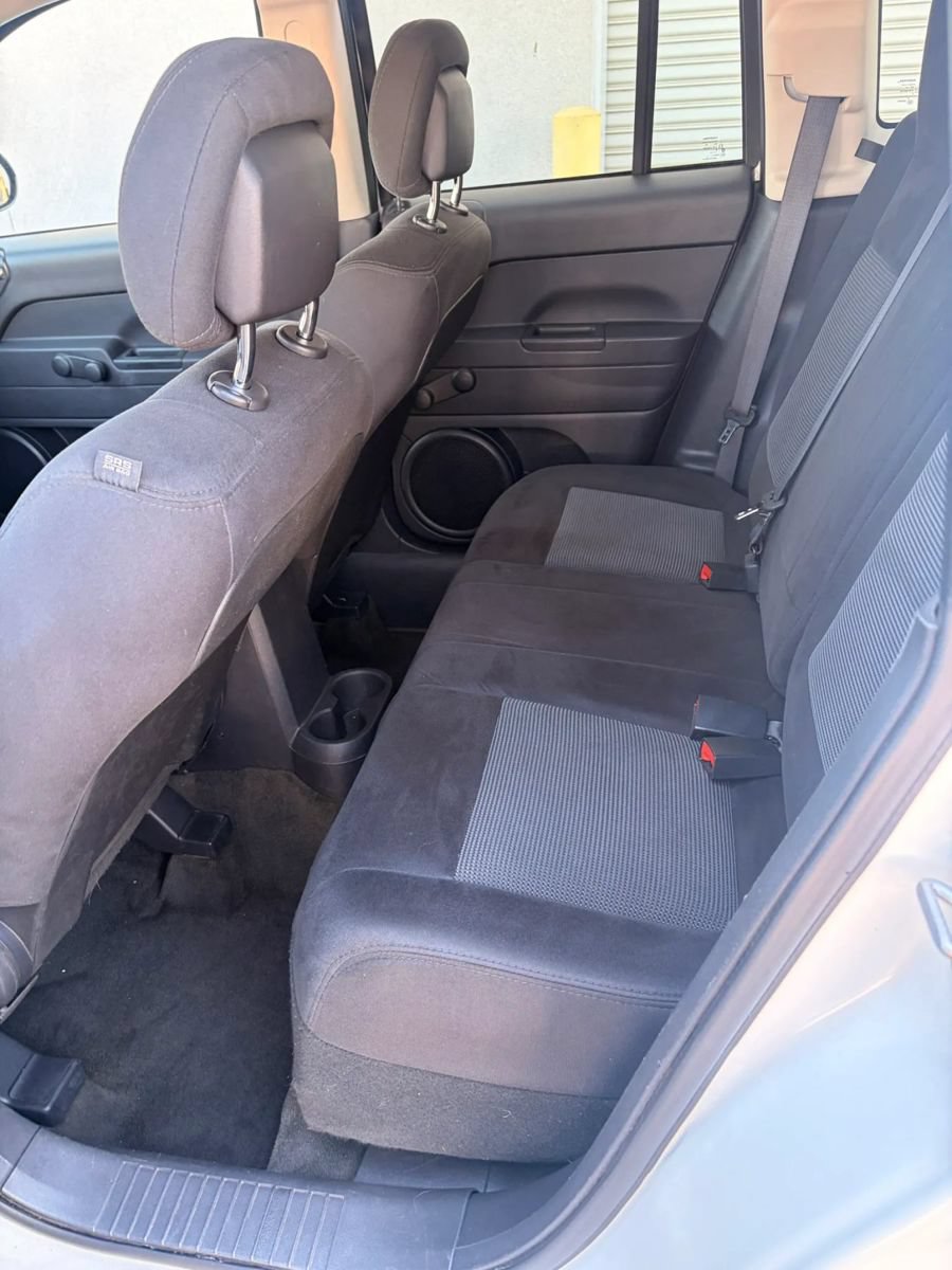 Used 2016 Jeep Compass Sport FWD image 9