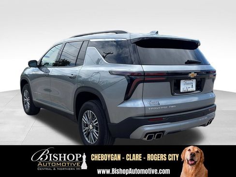 Used 2025 Chevrolet Traverse LT w/ Driver Confidence Package AWD/4WD image 10