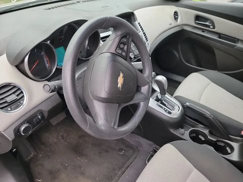 Used 2011 Chevrolet Cruze LS w/ Connectivity Package FWD image 8