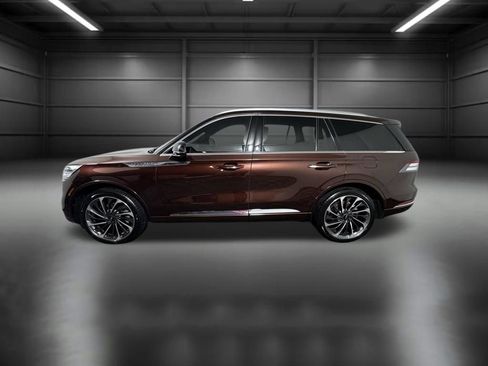 Used 2020 Lincoln Aviator Reserve w/ Equipment Group 202A AWD/4WD image 3
