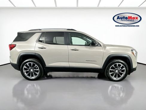 Used 2025 GMC Terrain Elevation w/ Elevation Premium Package AWD/4WD image 9