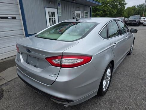Used 2013 Ford Fusion SE FWD image 5