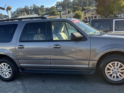 Used 2014 Ford Expedition EL XLT image 9
