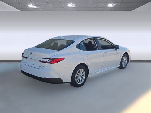 Used 2026 Toyota Camry LE w/ Convenience Package FWD image 9
