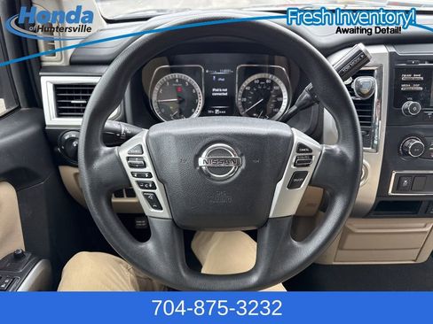 Used 2017 Nissan Titan SV image 18