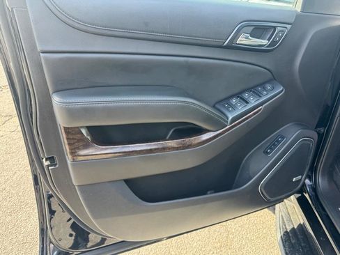 Used 2015 Chevrolet Suburban LT image 9