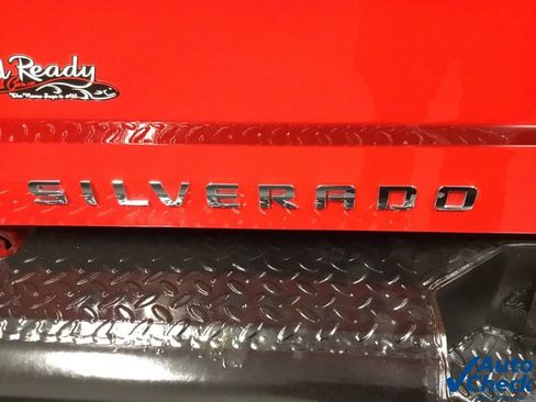 Used 2019 Chevrolet Silverado 1500 LT AWD/4WD image 17