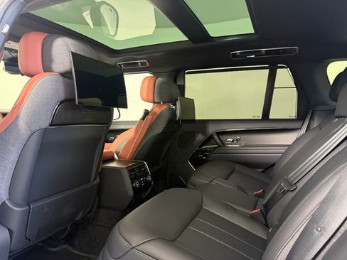 New 2025 Land Rover Range Rover SV image 24