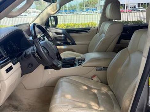 Used 2018 Lexus LX 570 4WD image 22