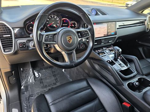 Certified 2021 Porsche Cayenne Coupe image 5