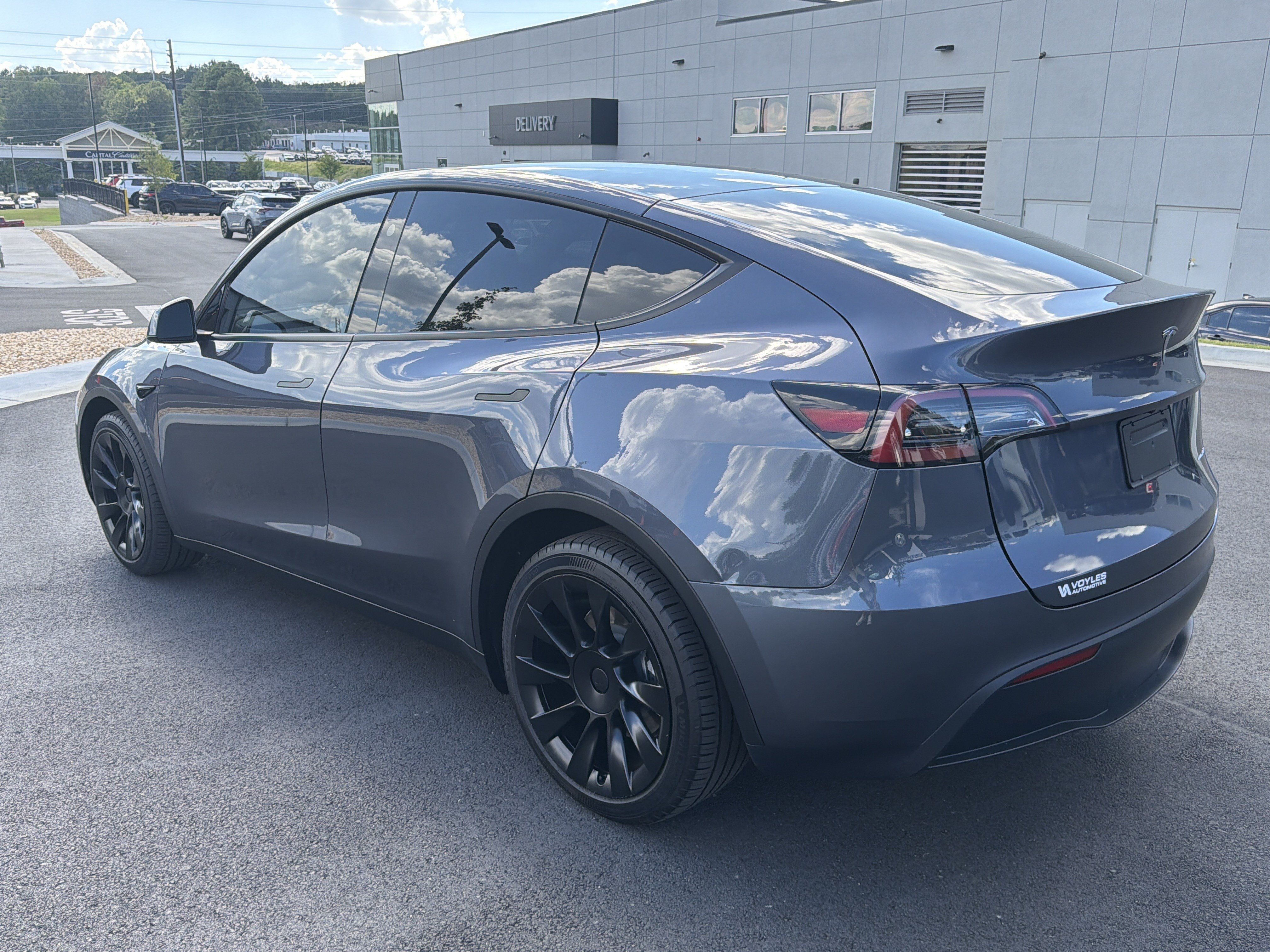Used 2023 Tesla Model Y Long Range AWD/4WD image 5