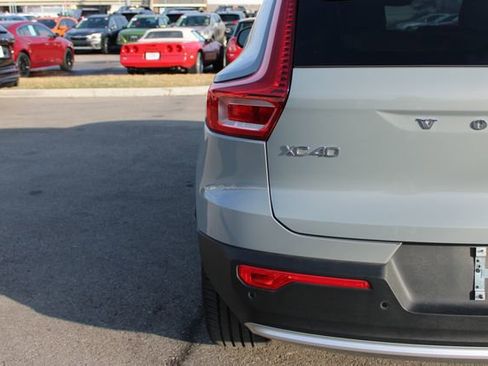 Used 2025 Volvo XC40 B5 Core image 44