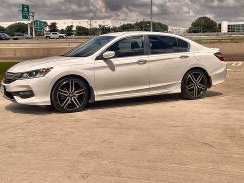 Certified 2017 Honda Accord Sport Special Edition image 4