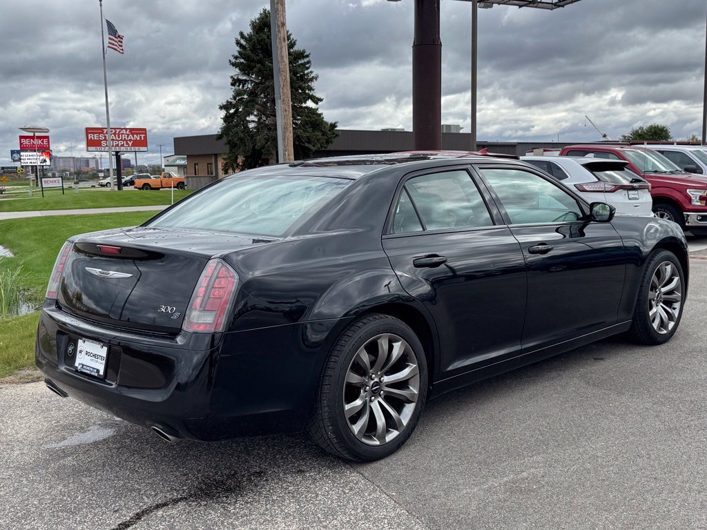 Used 2014 Chrysler 300 S RWD image 35