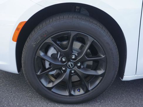 New 2026 Chrysler Pacifica Limited w/ S Appearance Package image 10