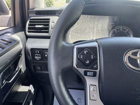 Used 2023 Toyota 4Runner Limited AWD/4WD image 31