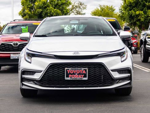 Used 2026 Toyota Corolla SE FWD image 2