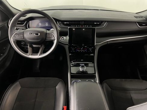 Certified 2025 Jeep Grand Cherokee L Altitude image 12