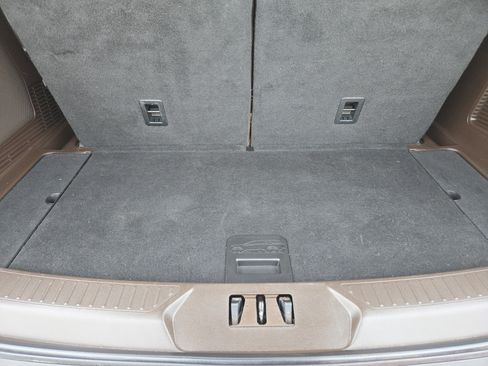 Used 2021 Ford Explorer King Ranch w/ Premium Technology Package image 31