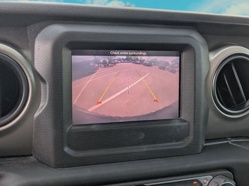 Used 2021 Jeep Wrangler Unlimited Sport image 14